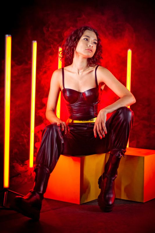 портрет, красный, свет, Fire girl фото превью