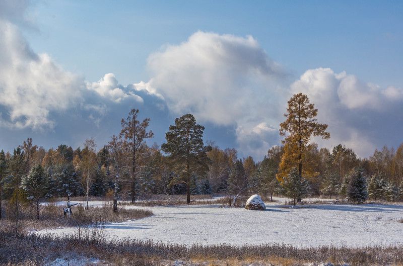 стога, снег Стога сена под снегом. фото превью