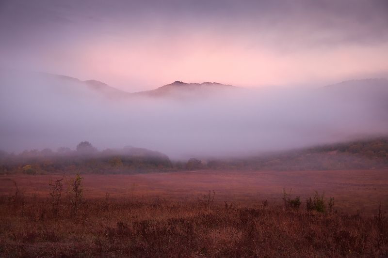 пейзаж, крым, чернореченское водохранилище, рассвет, туман, осень, горы Туманная гора фото превью
