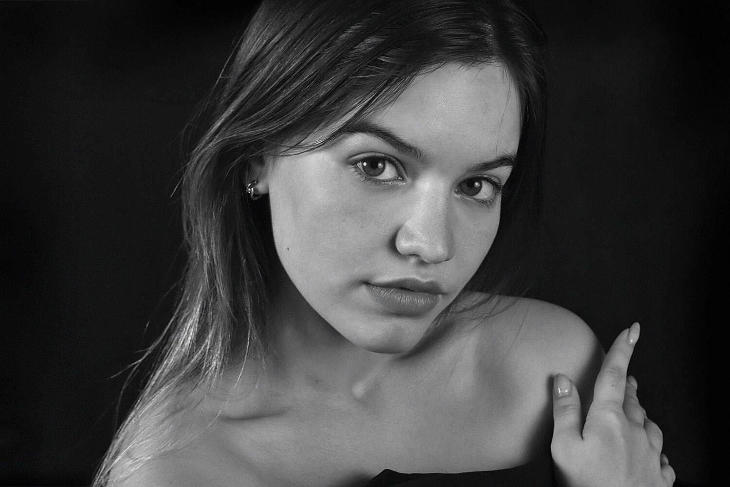 девушка, портрет, глаза, взгляд, волосы, апатиты, Николай Смоляк