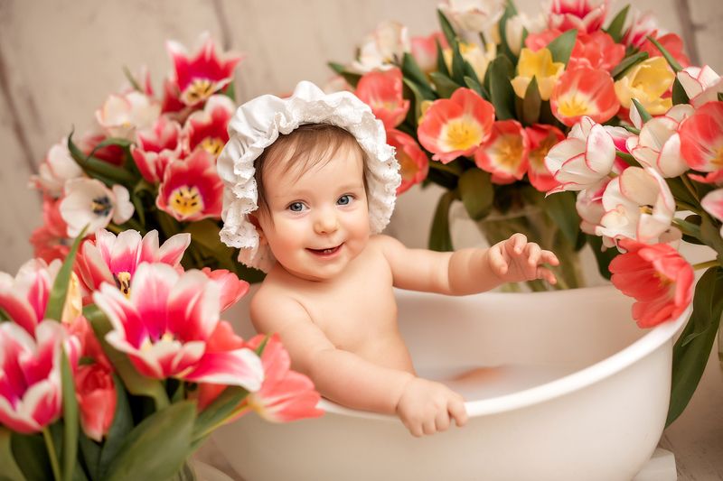 дети смех цветы улыбка счастье  фото превью