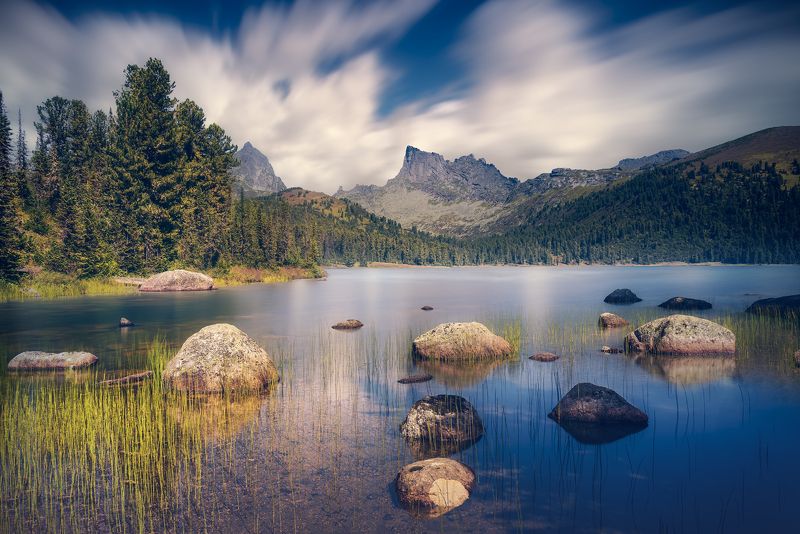 природа, пейзаж, ергаки, красноярский край, сибирь, озеро, горы, скалы, тайга, камни, берег, отражения, облака, голубой, большой, длинная, туризм, путешествия, nature, siberia, lake, ergaki, taiga, krasnoyarski krai, shore, cost, mountains, rocks, travel, Озеро Светлое фото превью