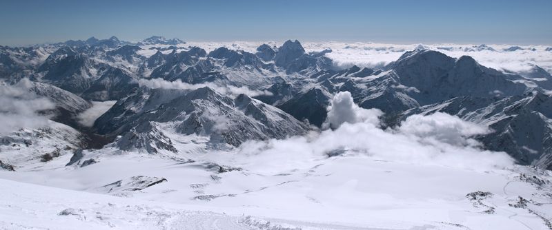 пейзаж, горы, Эльбрус, Кавказ, landscapse, snow, mountains, небо, снег, полдень, облака, clouds  Выше гор фото превью