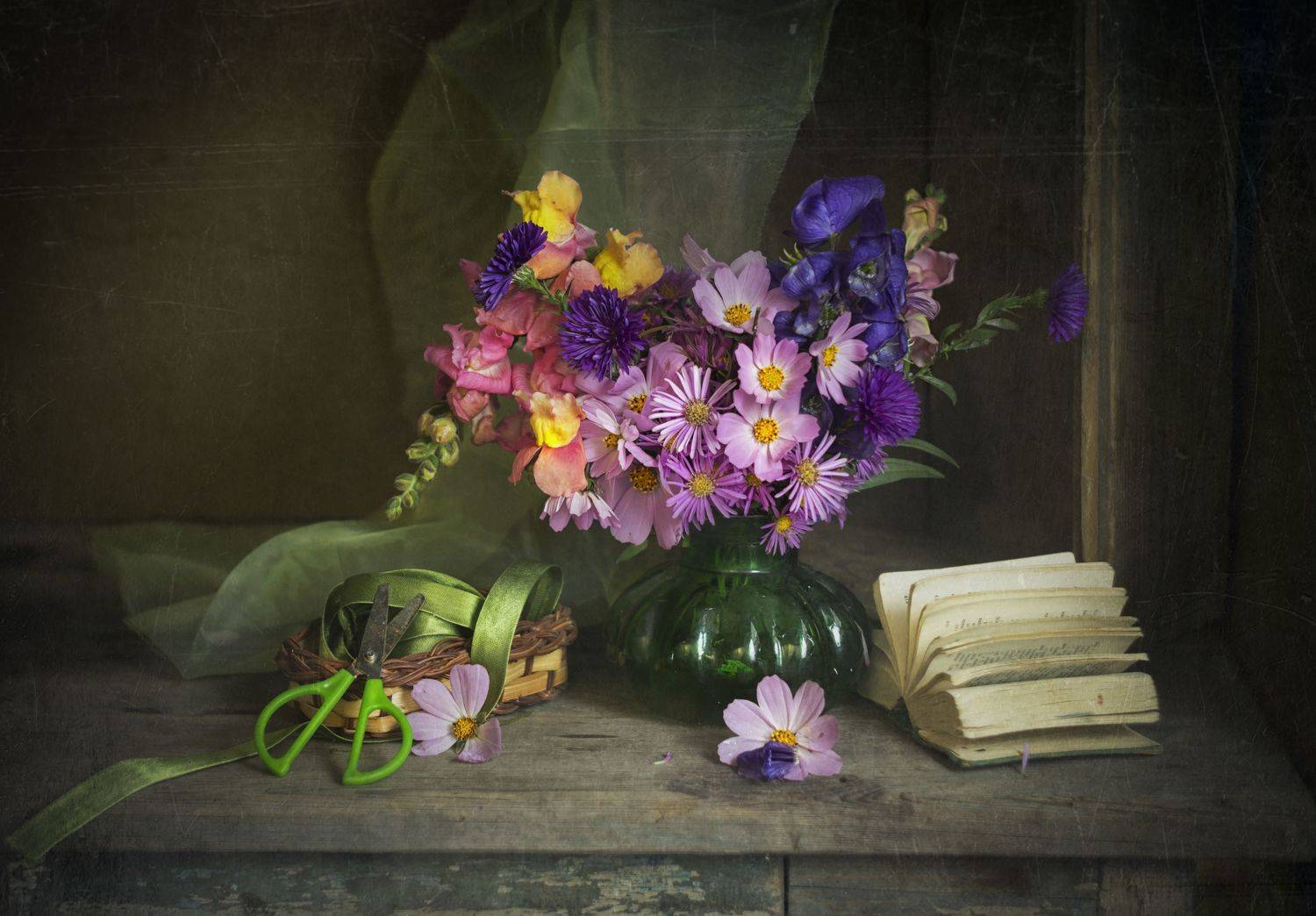 натюрморт, букет цветов, октябрь, книга, Лионелла Зимина