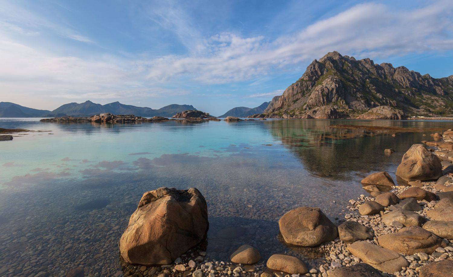 лофотены, хеннингсвер, норвегия, горы, озеро, камни, вода, облака,, Марат Макс.