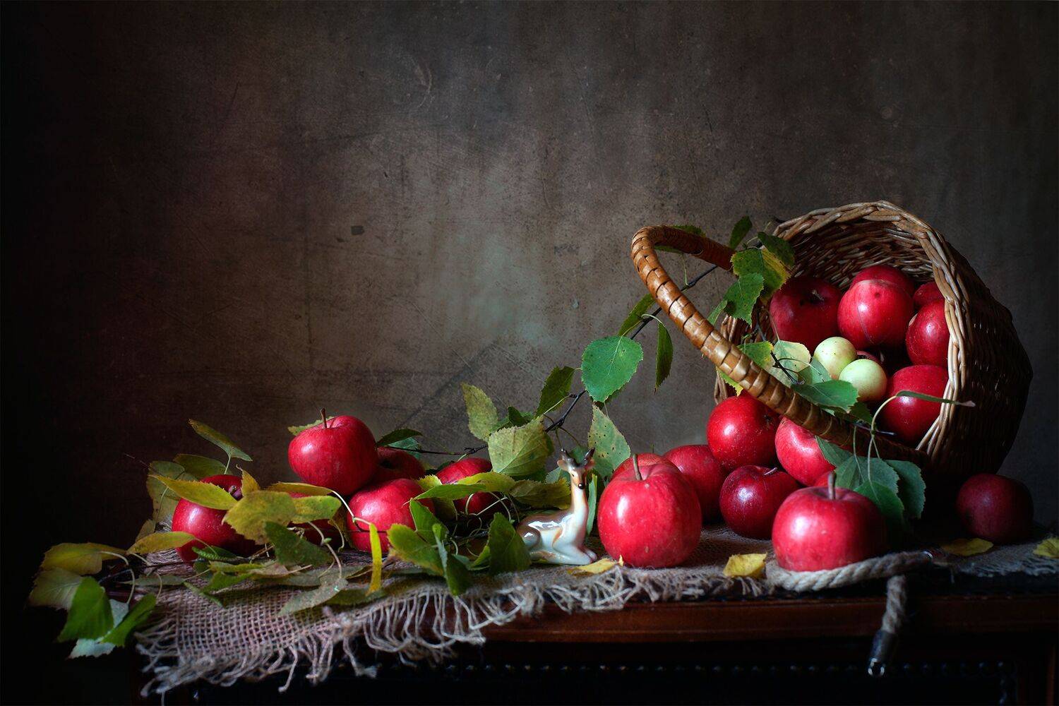 миламиронова, фотонатюрморт, осень, яблоки, урожай, корзина, листья, береза, Мила Миронова