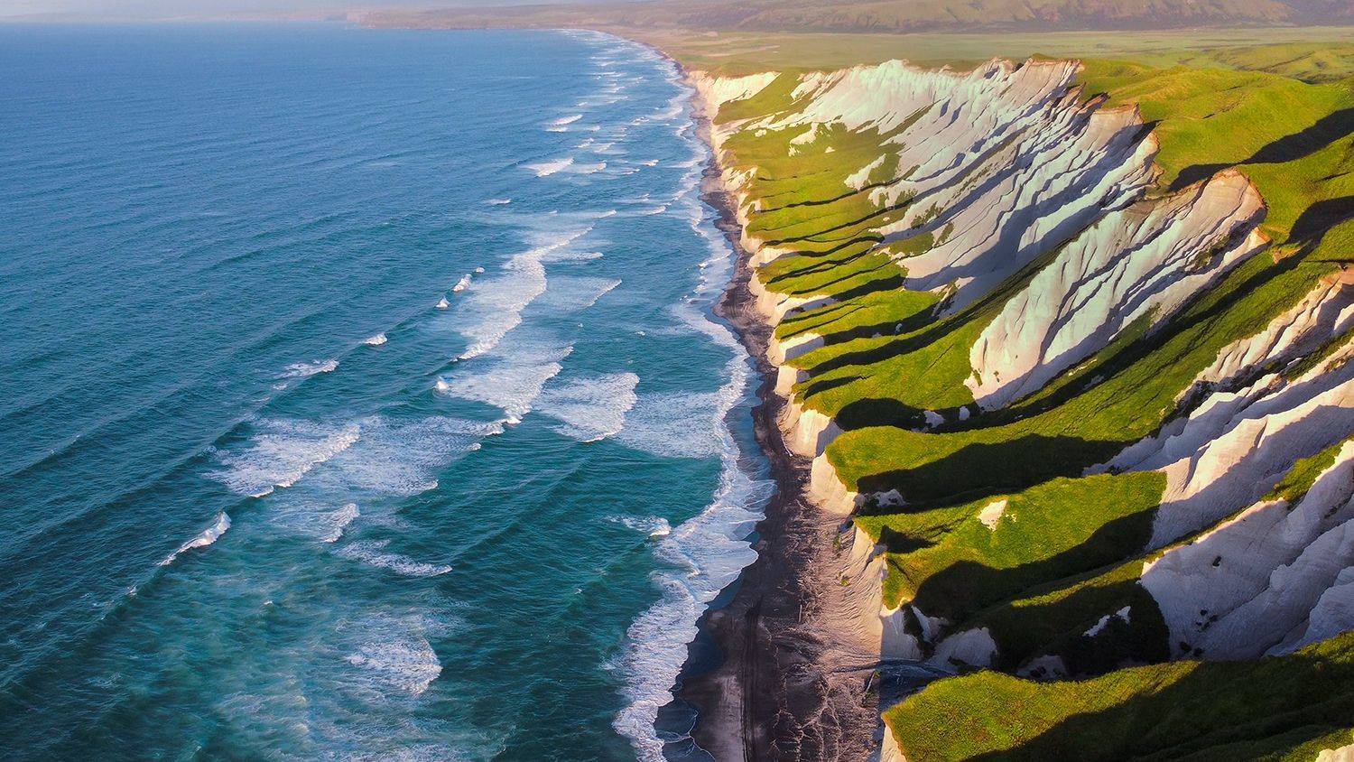 пейзаж, природа, Белые скалы, Итуруп, Охотское море, Курильские острова, Россия, дрон, Лариса Николаевна Дука