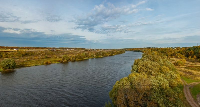 На изгибе реки фото превью