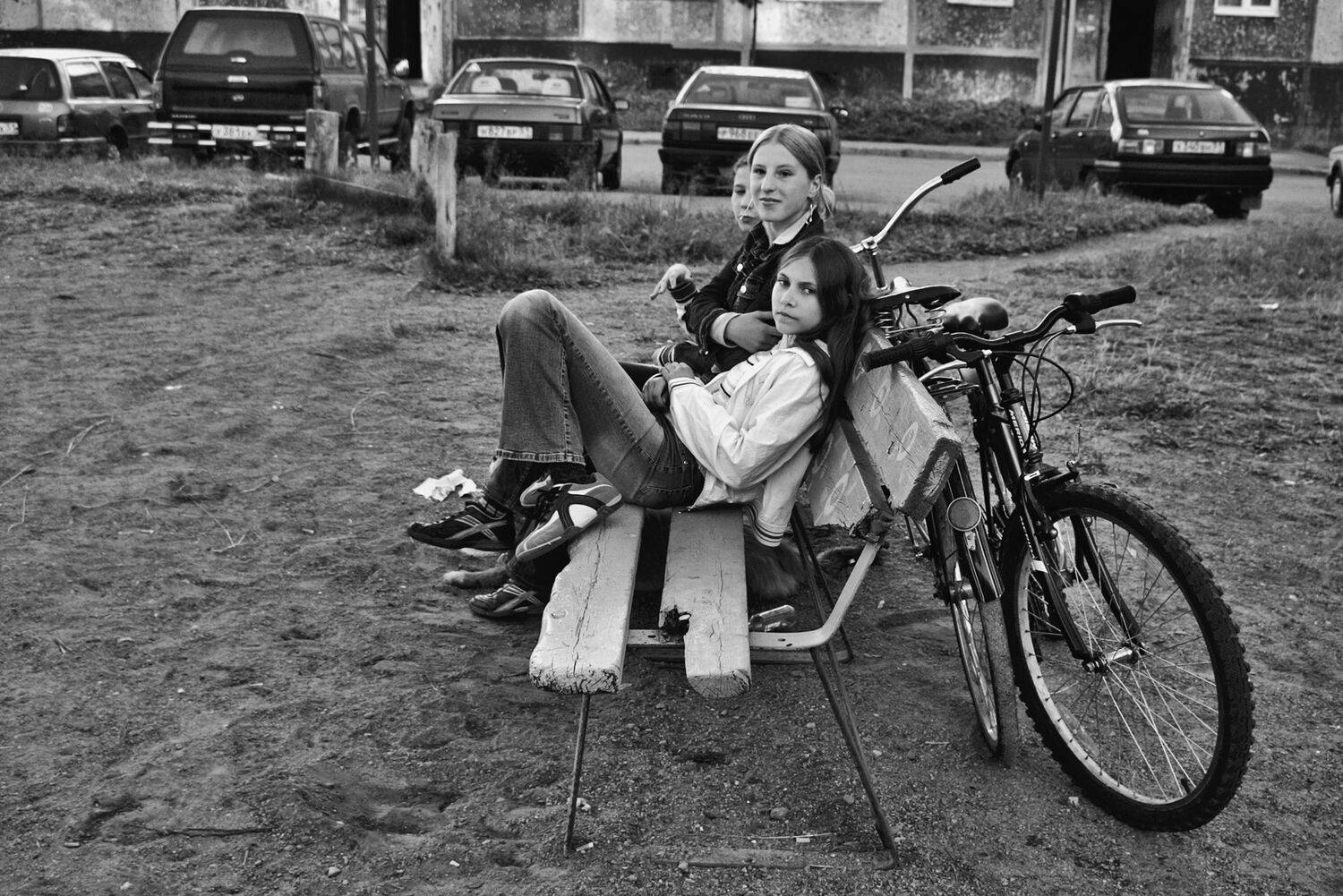 дети, лето, двор, скамейка, апатиты, Николай Смоляк