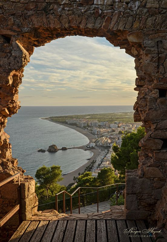 бланес, испания, крепость, вечер, побережье, небо, облака Из старой крепости фото превью