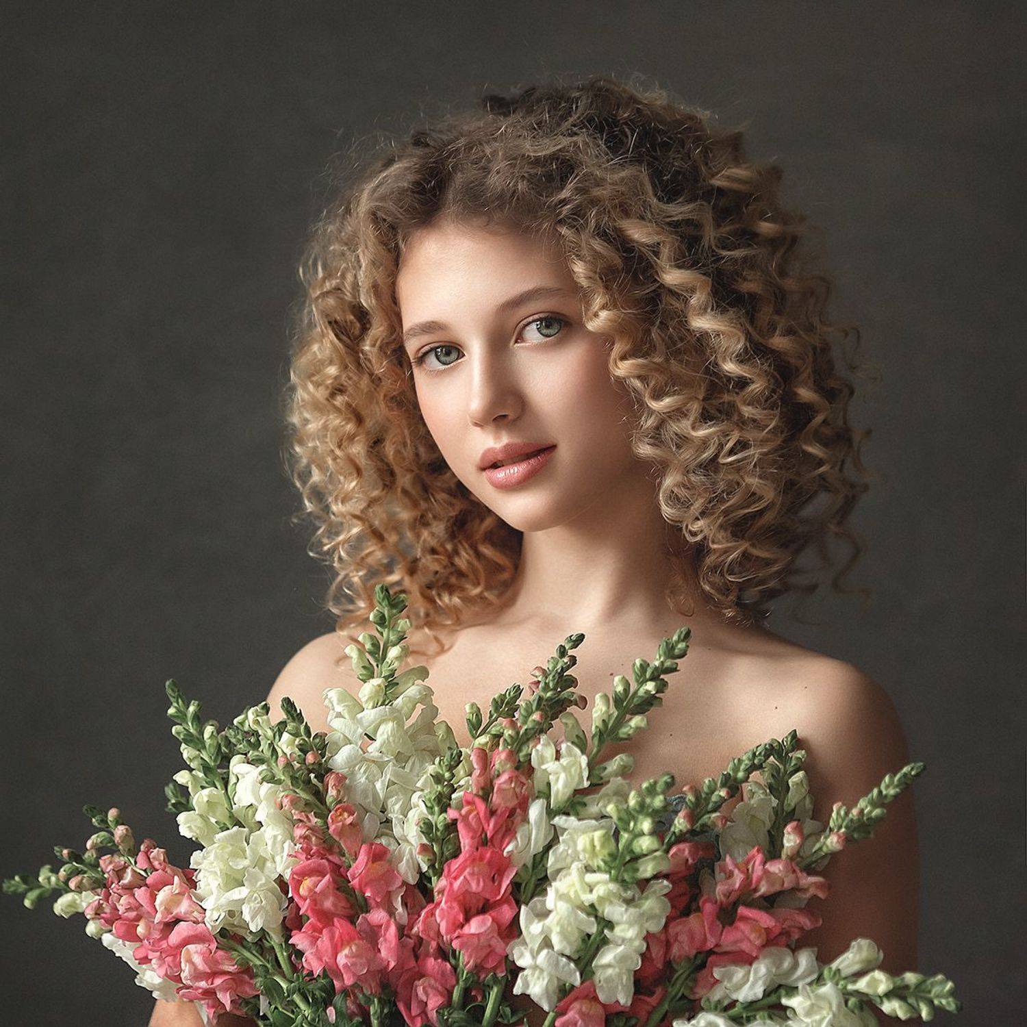 , Елена Михайлова