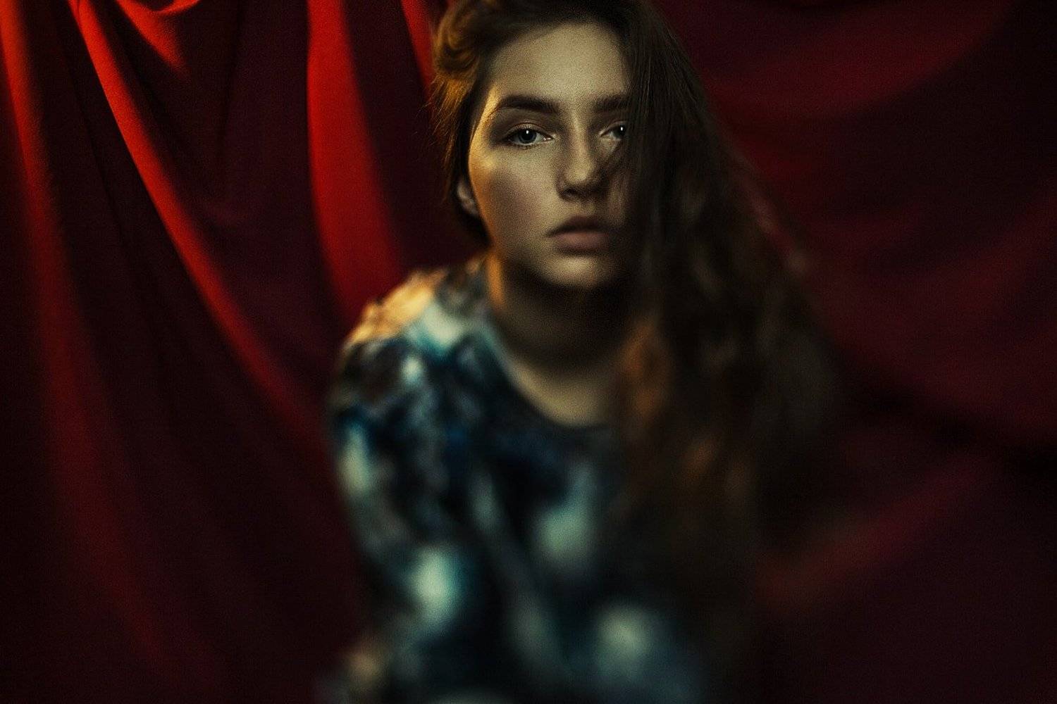 Красная штора, Портрет, Псевдотилт, Тилт, Sanica