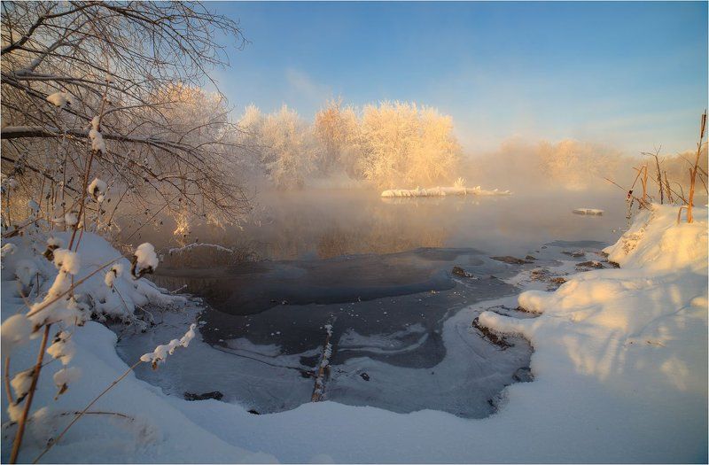 Солнечный свет холодного утра фото превью