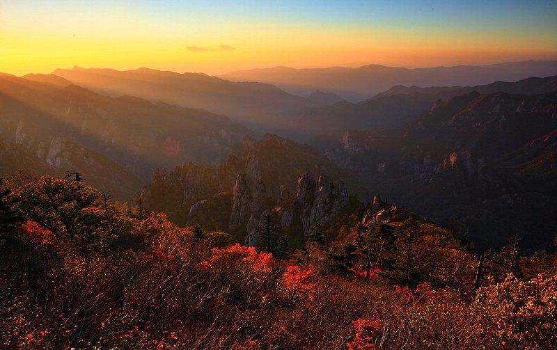 Sorak Mountain at Sunset фото превью