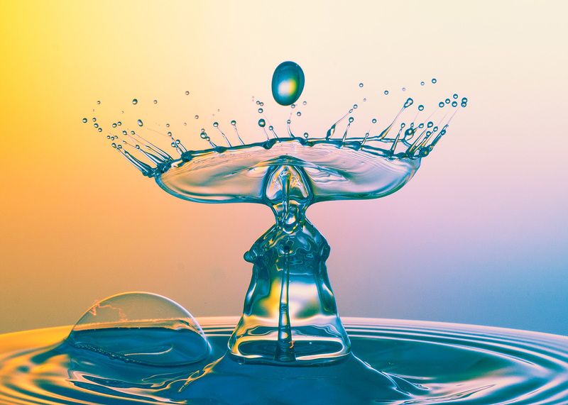 abstract,waterdrop,liquid,art,color,light,flash Pope фото превью