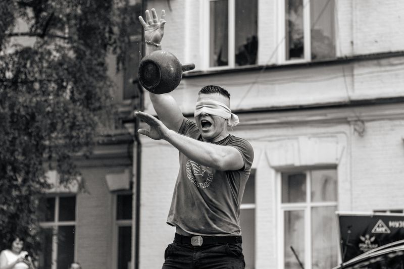 Жонглёр фото превью