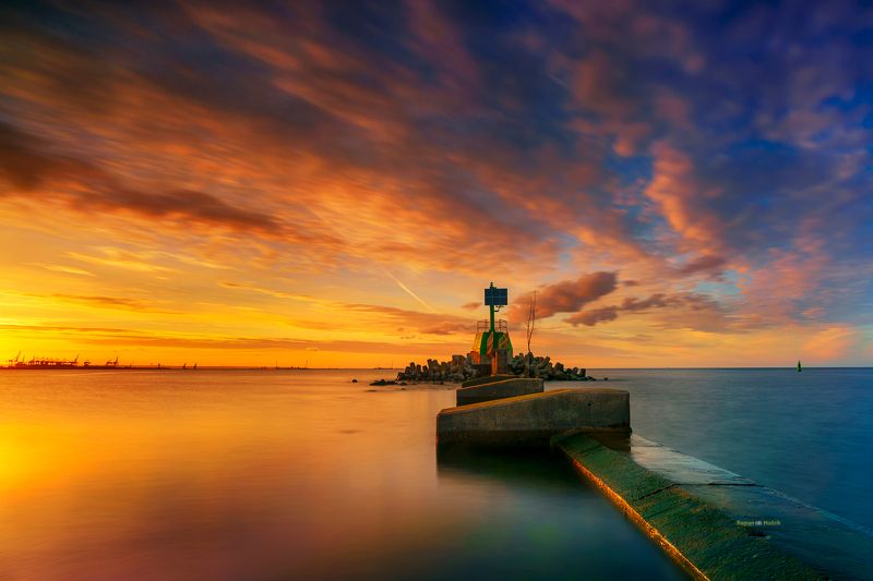Sea breakwater, landscape, water, sea, sunset clouds, Baltic Sea. Sea breakwater. фото превью