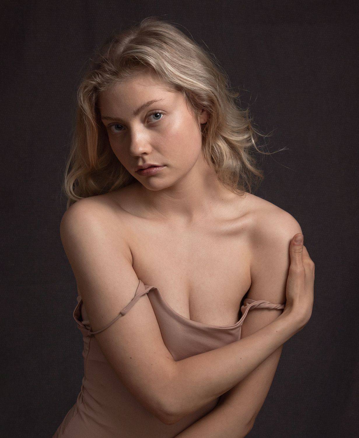 портрет , взгляд ,красивая девушка , цвет ,волосы , красивые губы ,нежность , таинственность, Natalia Kholodova