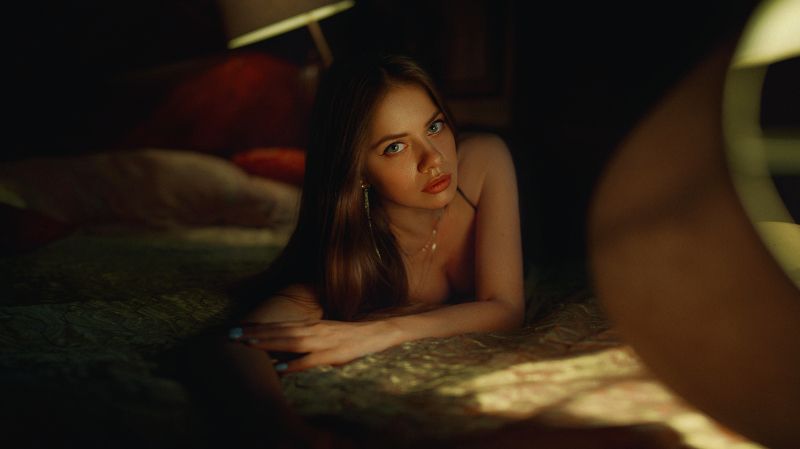 Портрет, интерьерная съемка, на кровати, indoor, art, portrait Nastya 2021 фото превью