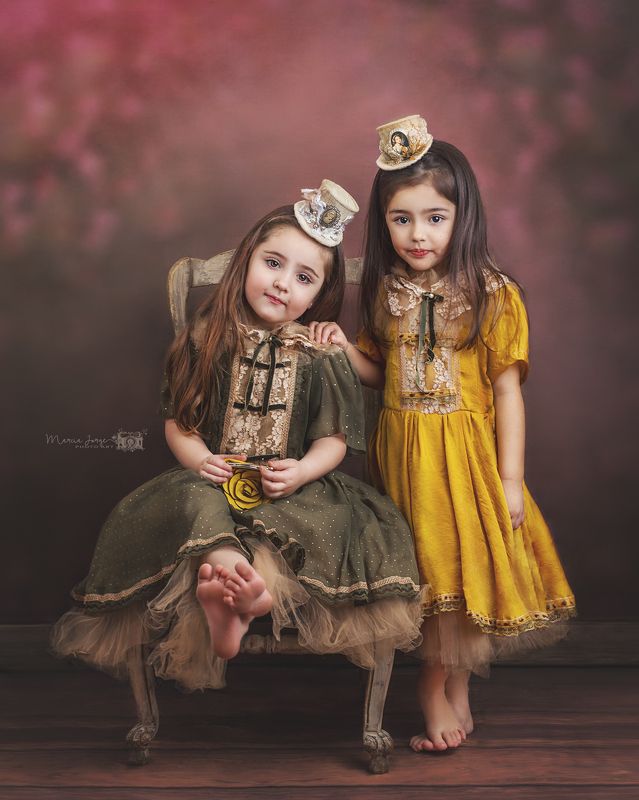 Emilia & Lupita - Lovely tweens фото превью