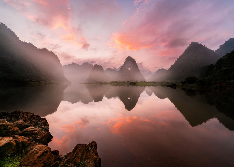 Man in Nui Thung фото превью