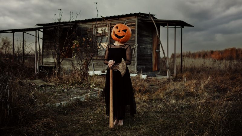 #film #artofportraitphotography #poltava #Ukraine #Portrait #nikon #helloween #pumpkinhead #weapon pumpkin-headed man фото превью