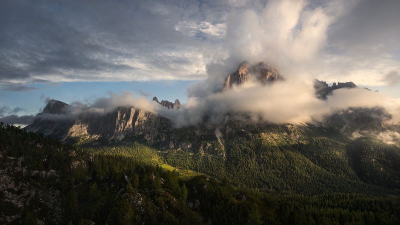 The Hand Of God фото превью