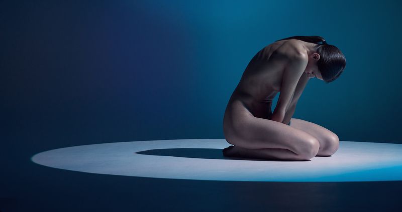 girl, nude, naked, studio, ufa, blue, spot,  Sasha фото превью