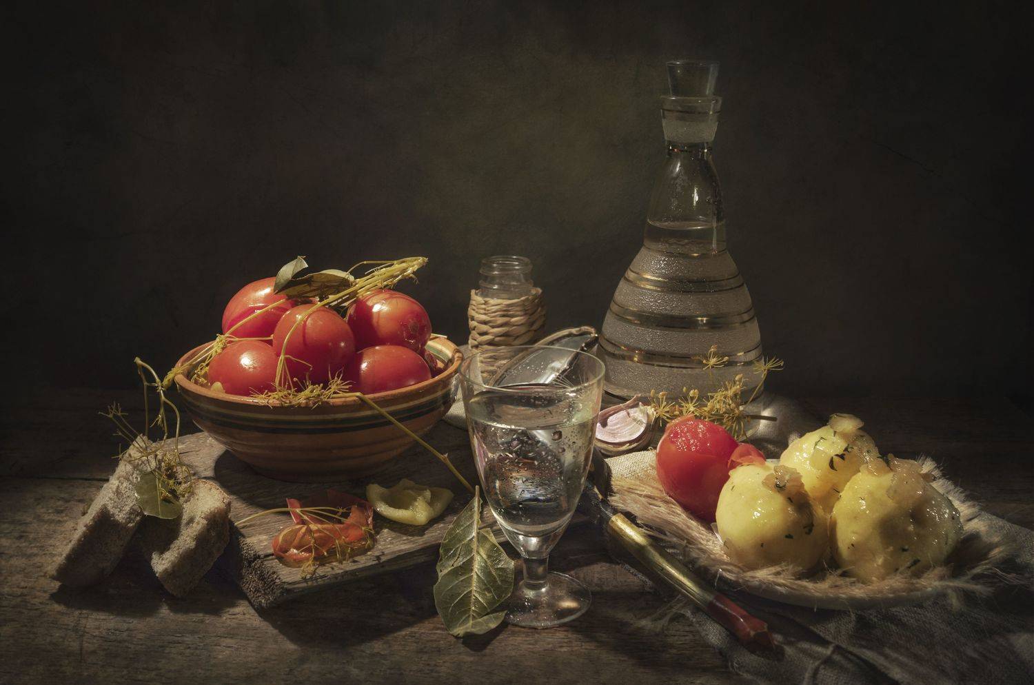 закуска,помидоры,укроп,лук,картошка,графин,рюмка,хлеб, Владимир Володин