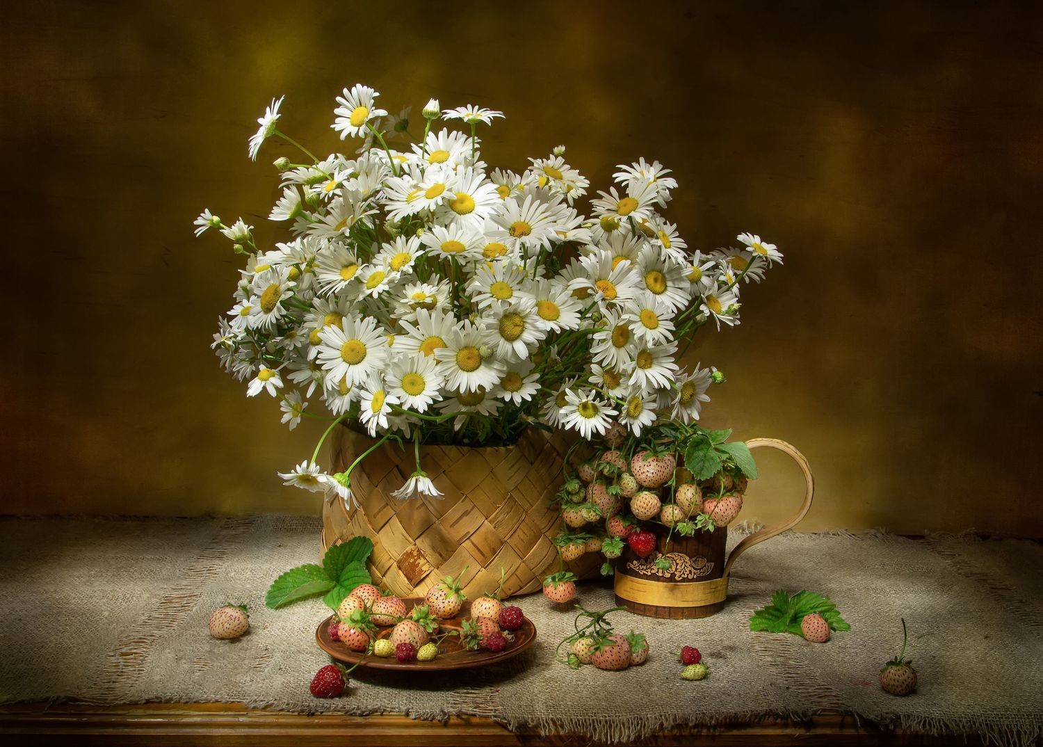 натюрморт, ромашки, розовая клубника, Татьяна Феденкова