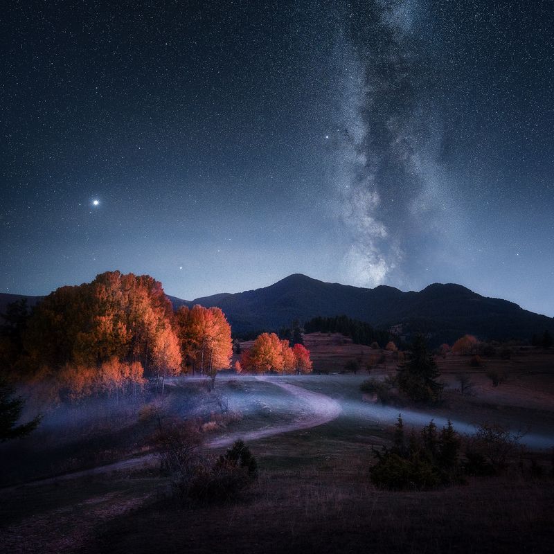 Autumn night in the mountain, Gela, Bulgaria фото превью