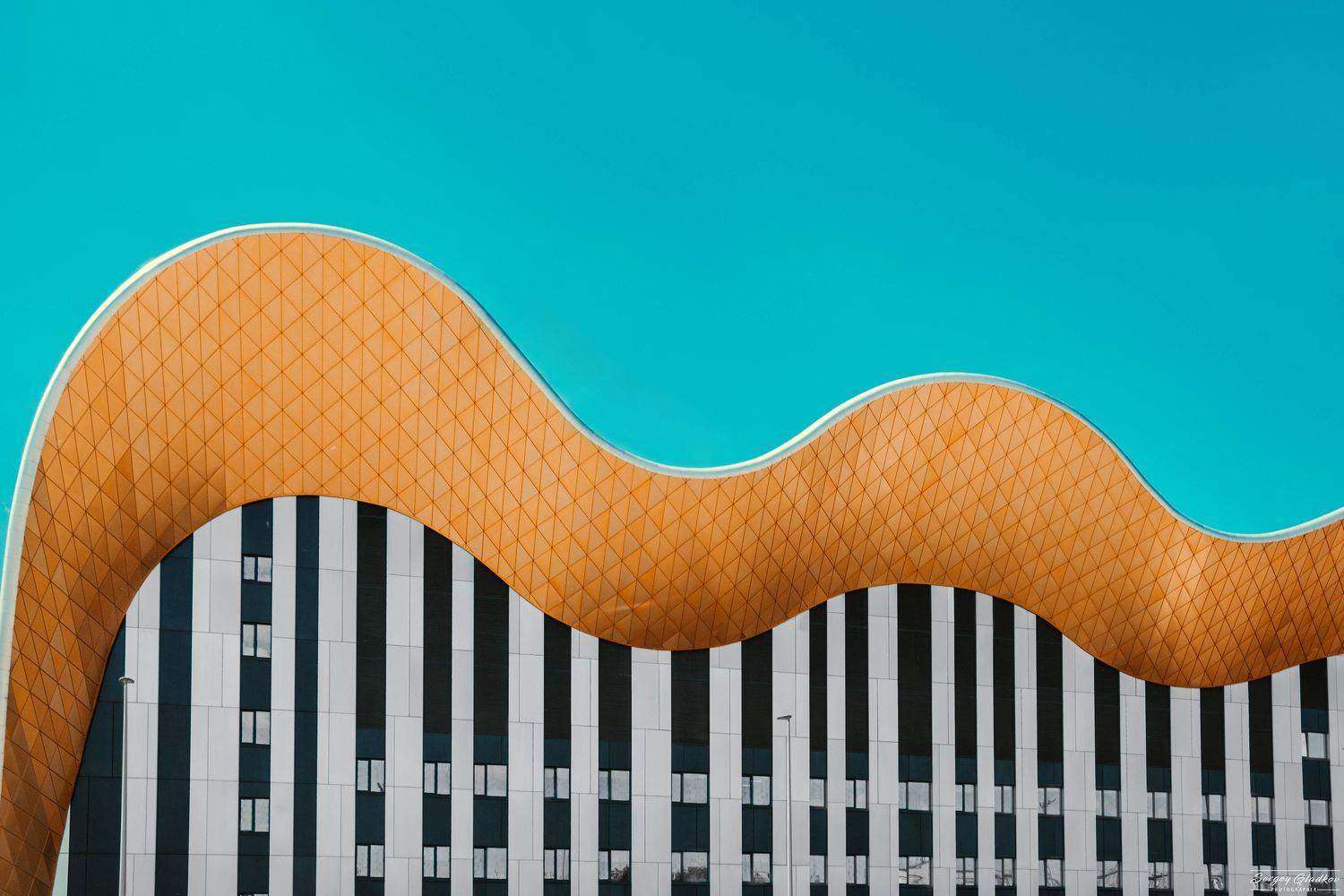 architecture, gold, line, abstarct, city, urban, facade, modern, day, sun, Moscow, Russia, Сергей Гладков