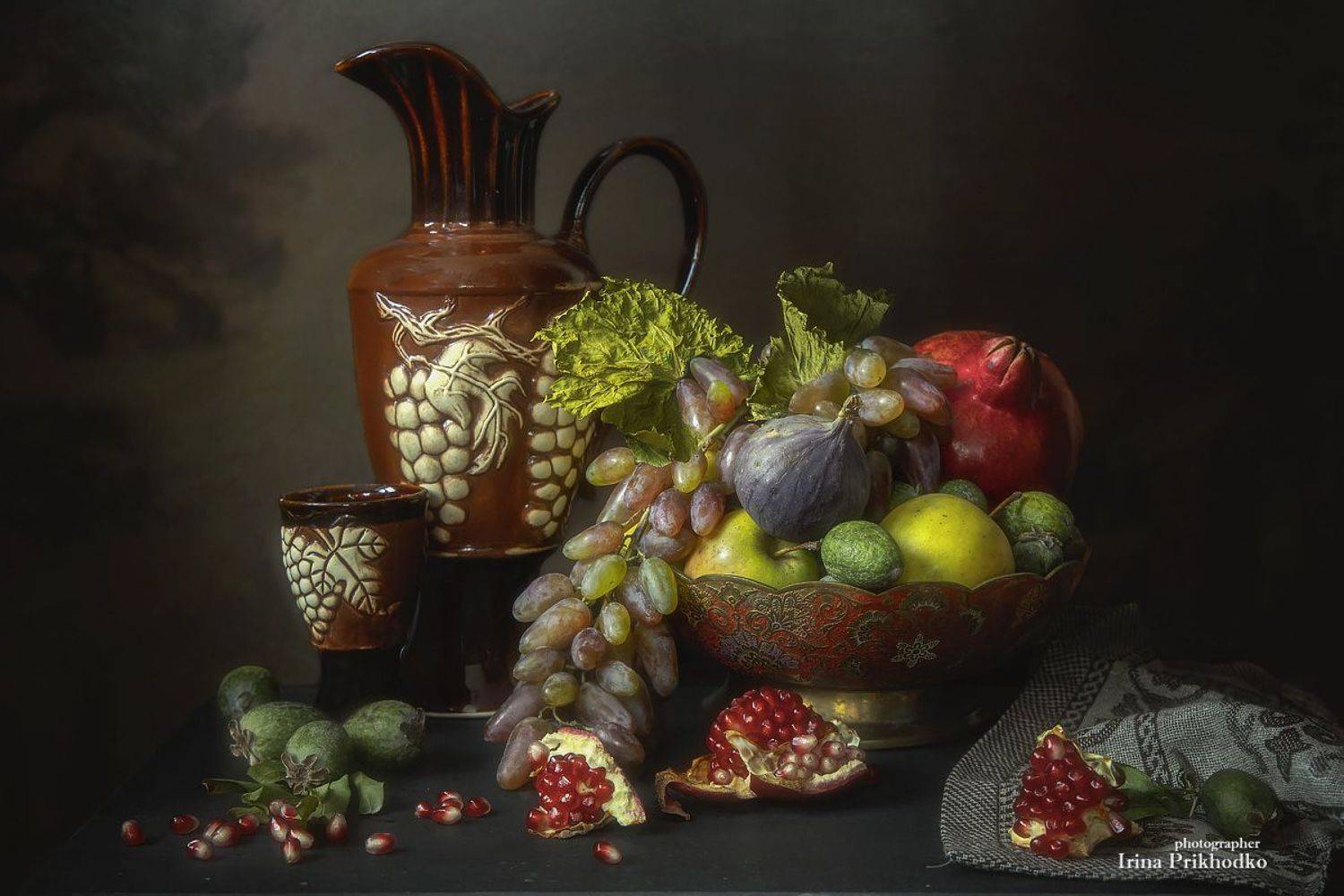 натюрморт, фрукты, осень, глиняный кувшин, Ирина Приходько