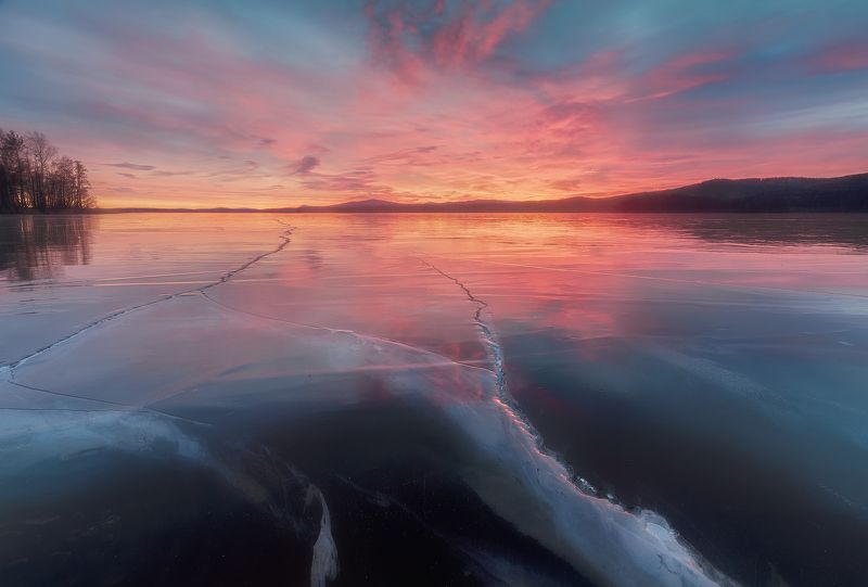 Пламя в отражении фото превью