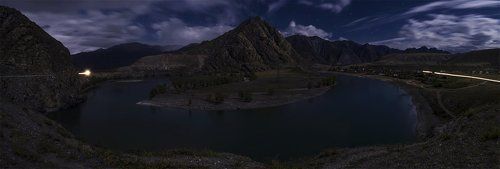 Катунь в ночи.
