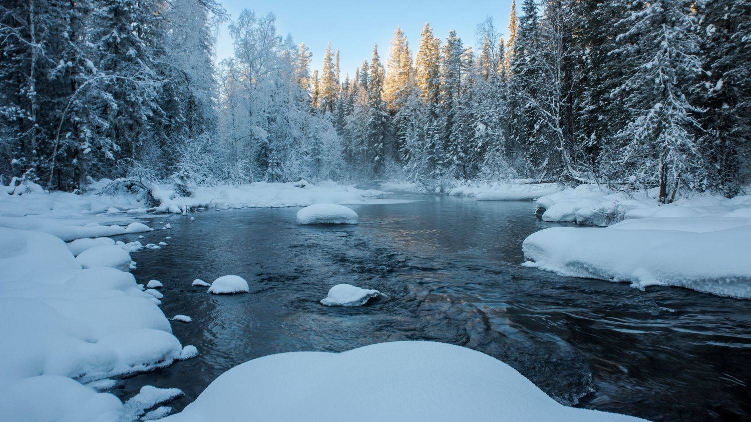 снег, река, зима, поток, течение, стремнина, кедры, мороз, небо, берега, сугробы, Юрий Мальцев