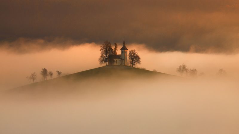 slovenia, saint thomas, morning, sunrise, church, mist, fog, light, autumn, hill, Touch of light фото превью