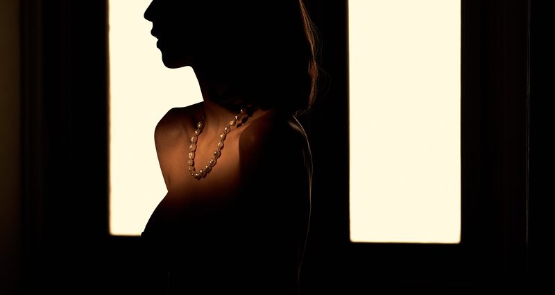 girl, dedolight, light, at home, indoors, model, nude, naked, neckless, dark Moon Bracelets фото превью
