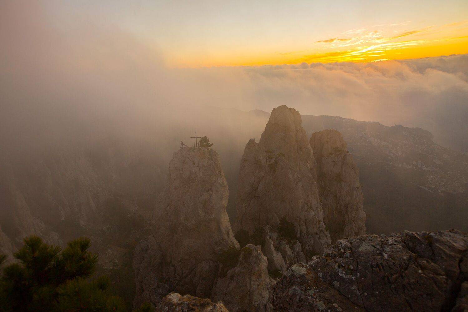 ай-петри, зубцы ай-петри, мартьян,могаби, черное море, ялта, крым, крымские пейзажи, ялтинский залив, аю-даг, Serge Titov