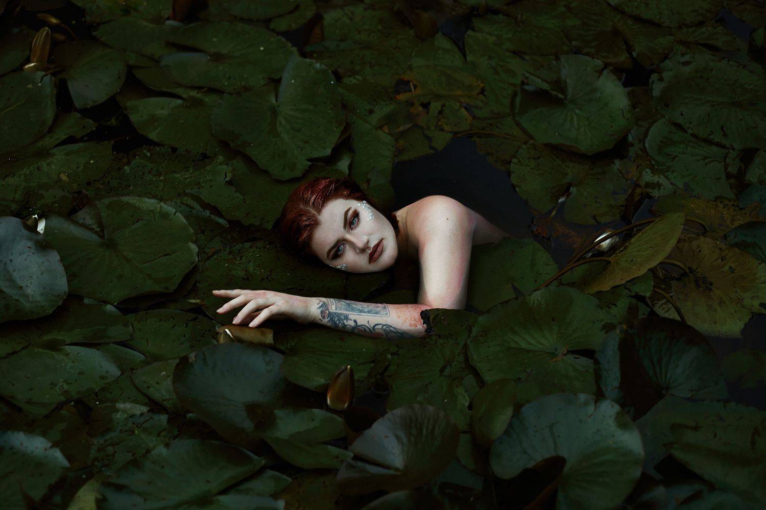 арт фотография, женщина, девушка, озеро, кувшинки, трясина, ню, Марагарита Тарасенко