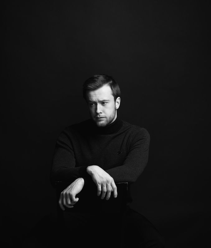 Man in Black фото превью