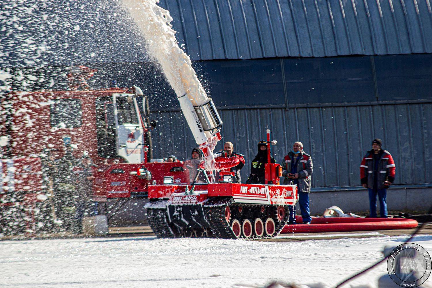 мчс, пожар, пожарные, огнетушитель, огонь, порошок, fire, firefighter, работа, пламя, тушение, россия , Сергей Лашнев