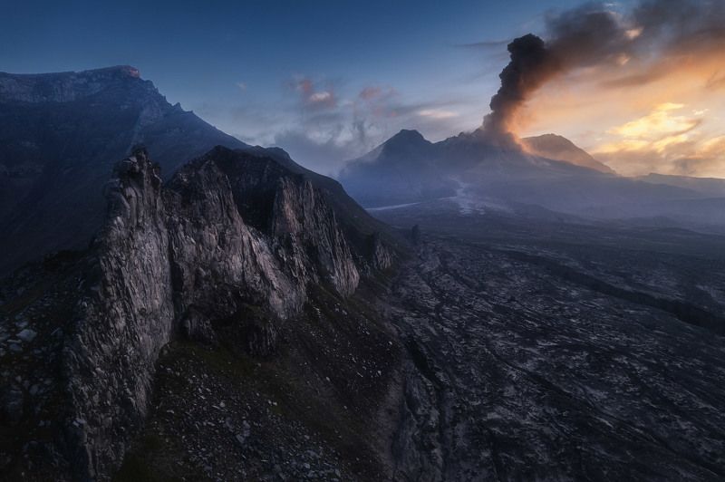 россия, камчатка, камчатский край, дальний восток, вулкан, извержение вулкана, лава, шивелуч, пейзаж, природа, рассвет, пепел, дым Извержение фото превью