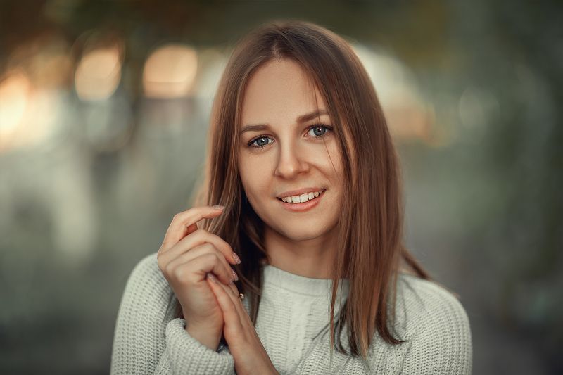 portrait, green, ginger, blue eyes Girl with blue eyes фото превью