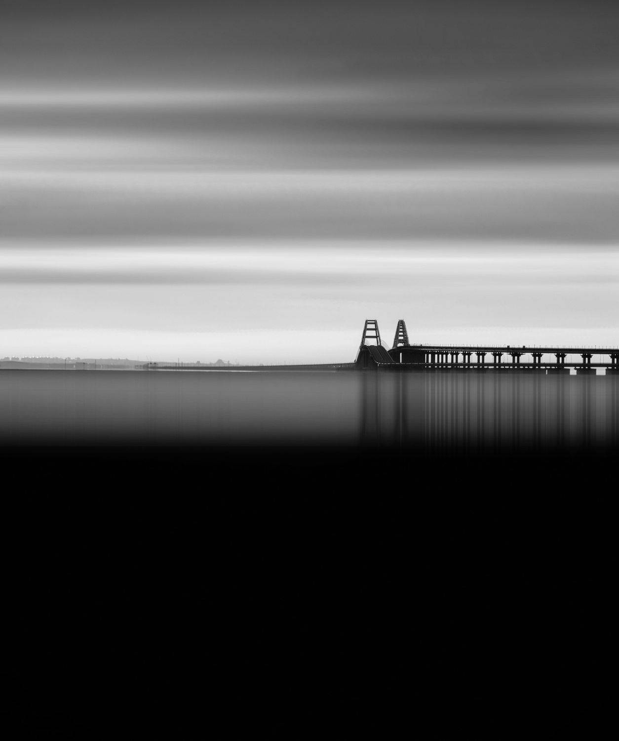 черно-белое, длинная выдержка, осень, керченский пролив, черное море, крымский мост, керчь, крым, россия, анатолий щербак, Анатолий Щербак