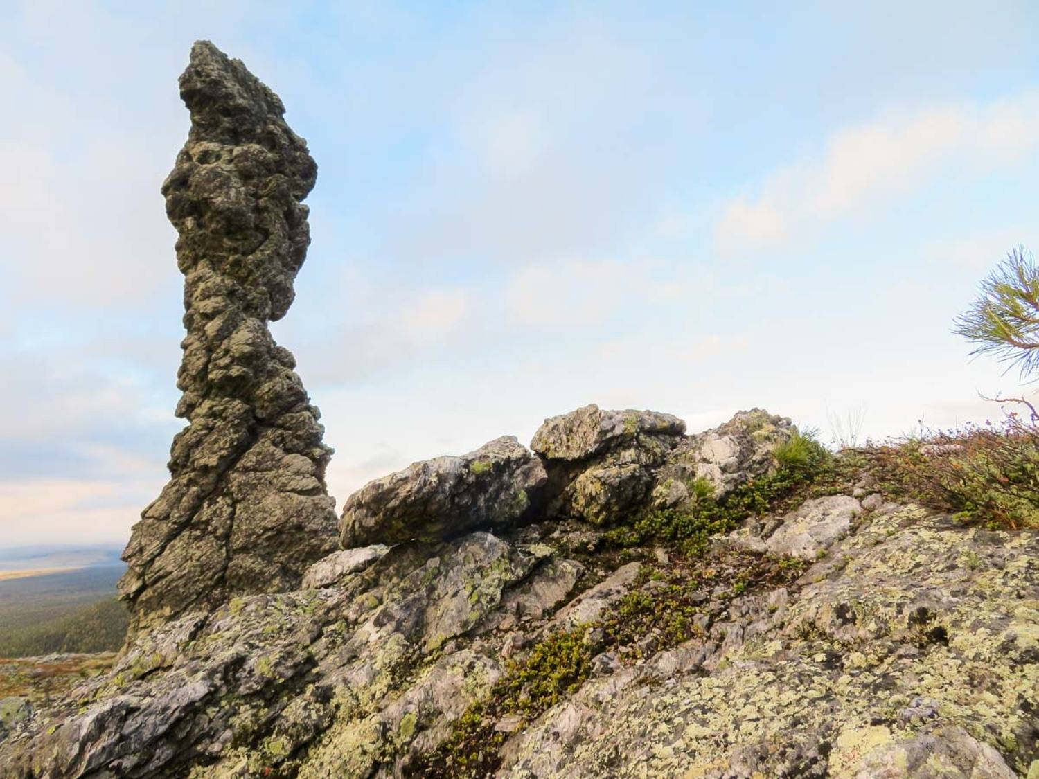 Маньпупунер, горы, скалы, Урал, скалы выветривания, камни, небо, Сергей Козинцев