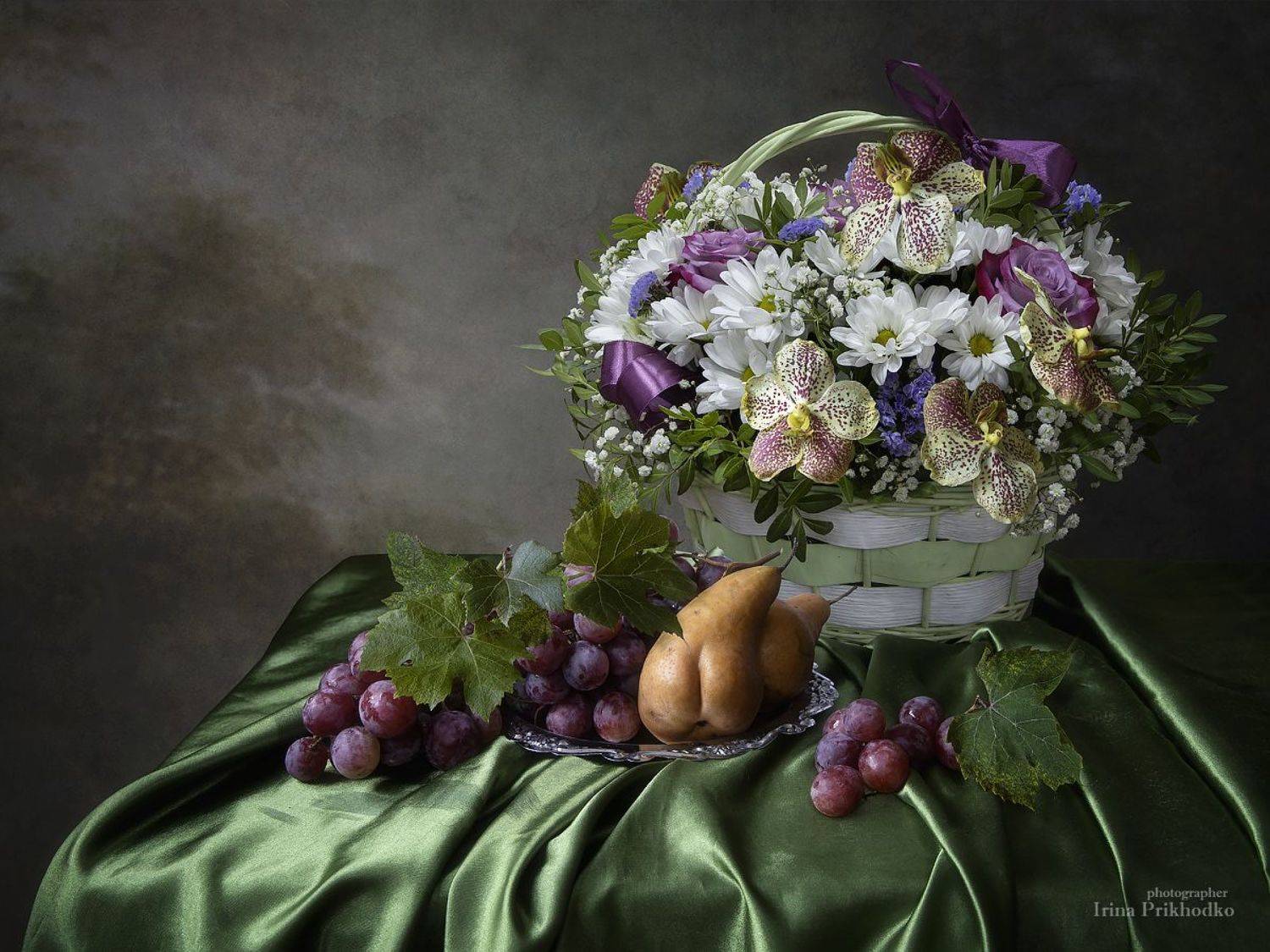 натюрморт, фрукты, цветы, флористика, корзина, букет, Ирина Приходько