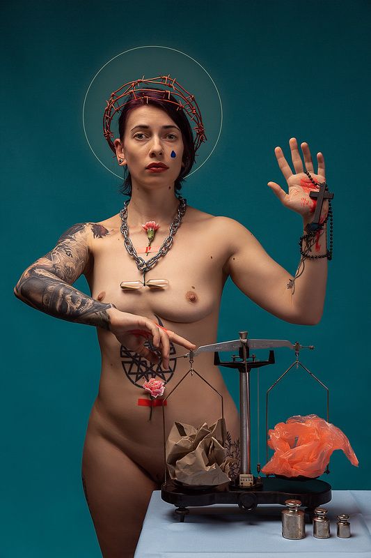 ню О чём плачет Мадонна фото превью