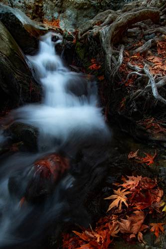Осенний водопад