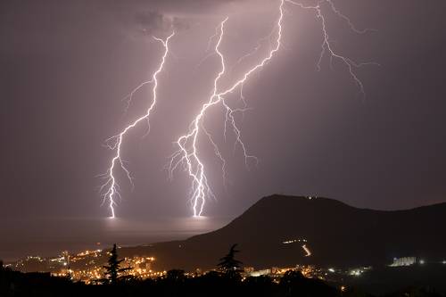 Молнии 2021. Гроза над морем